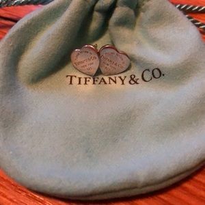 Return to Tiffany Tiffany & Co. earrings